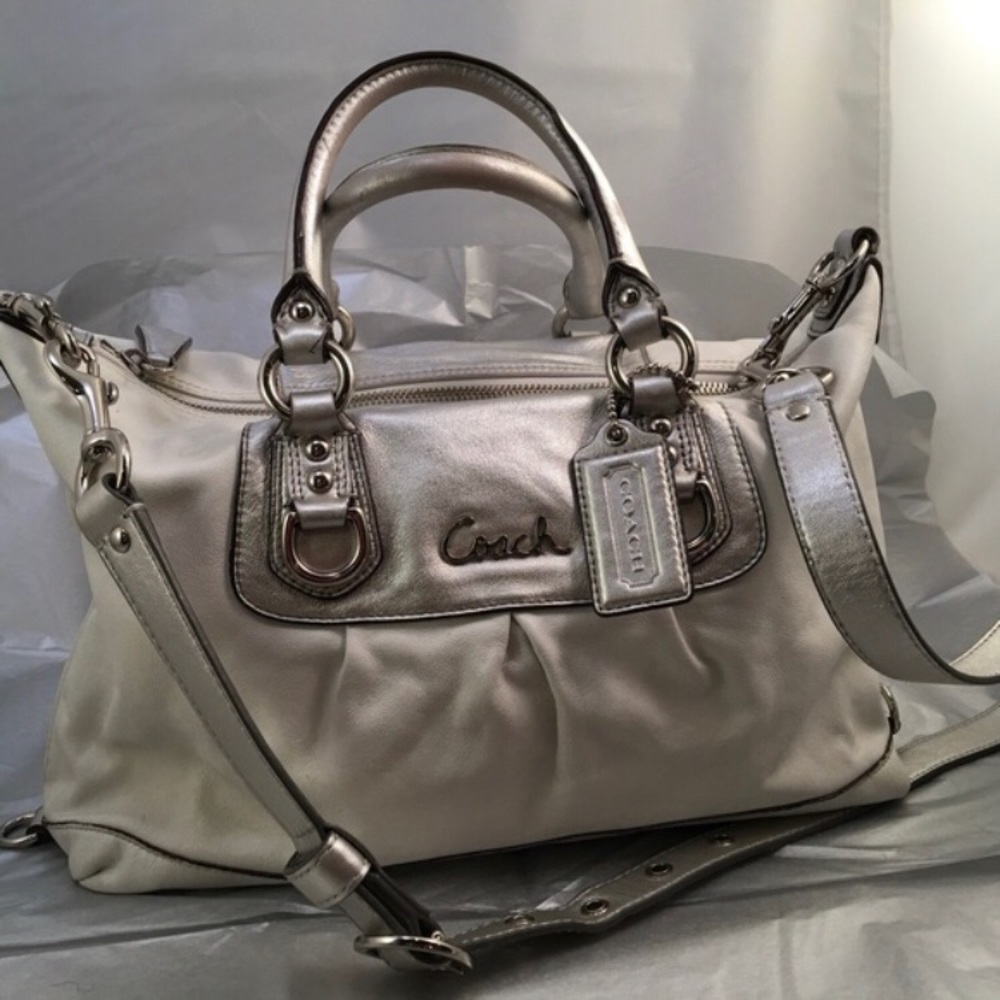🎈Coach Shoulder Bag 👜. Excellent condition